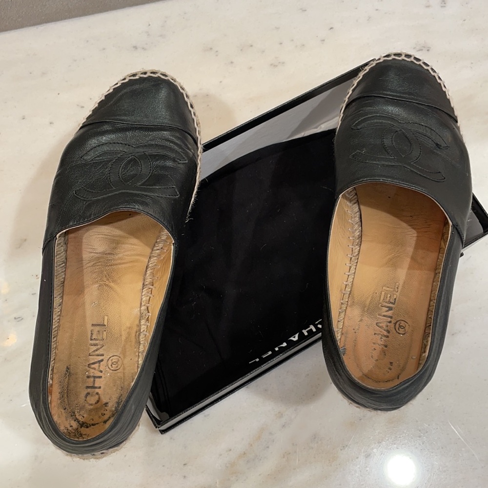Chanel black leather espadrilles - Picture 9 of 11